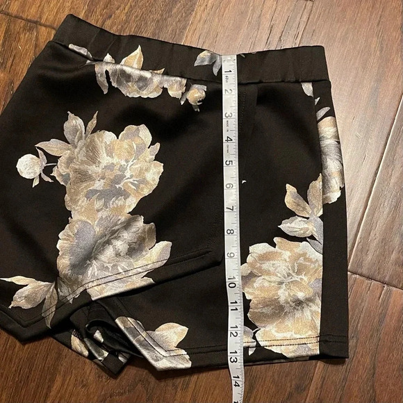 Soprano Black Gold Metallic Floral Mini Skirt Skort - Picture 7 of 9